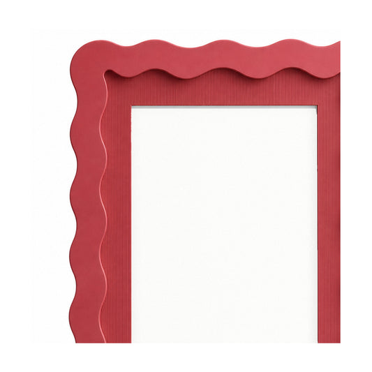 Red wavy-edge glass photo frame, close-up detail
